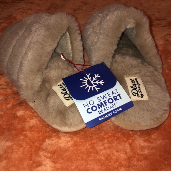 Slippers - Picture 3 of 4